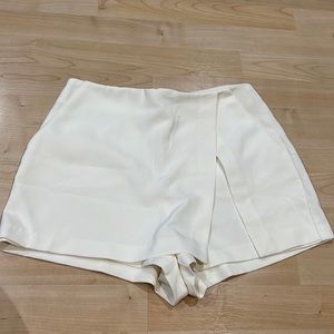 Women’s white skort